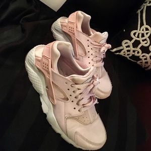 Nike Girls Huarache shoes